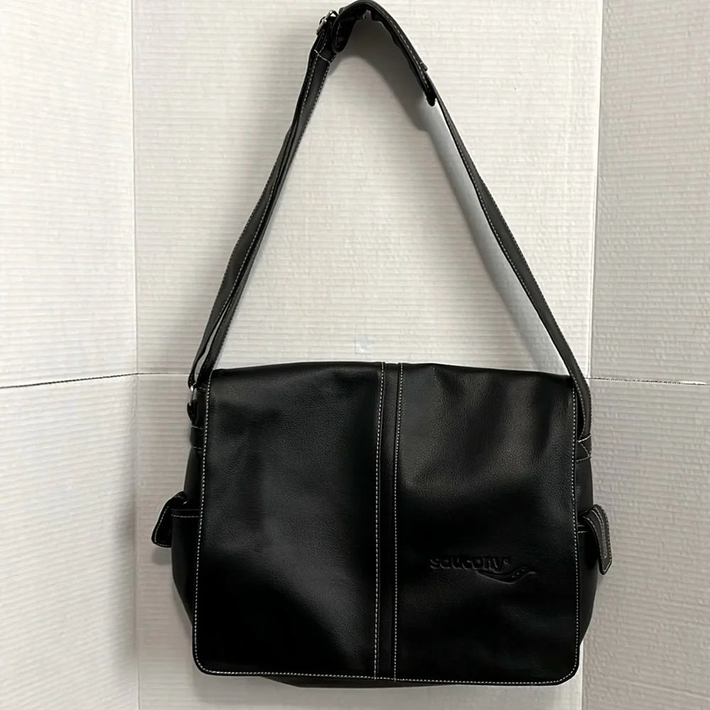 Vitronic Saucony Laptop/Messenger Bag, black.